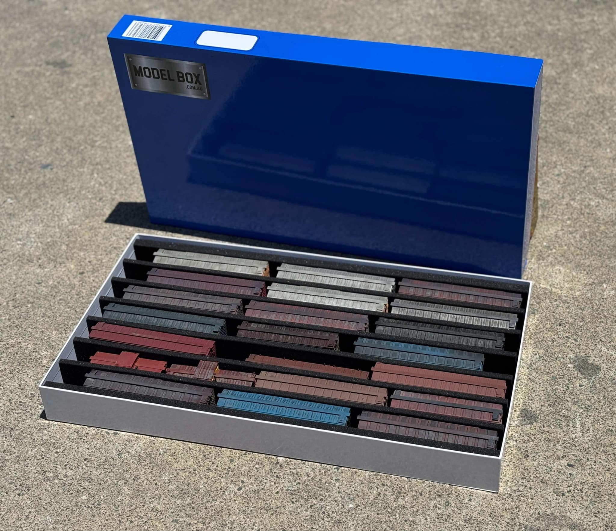 ModelTrainBox.com